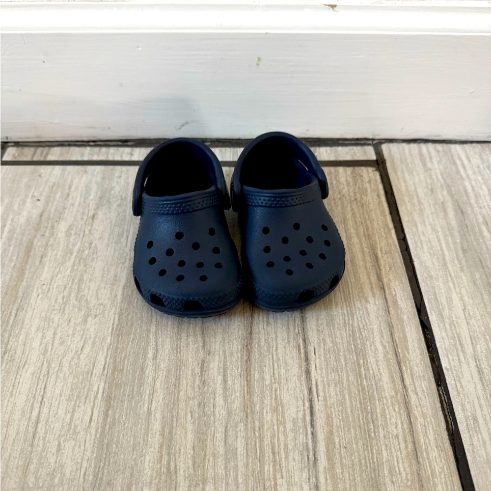 Crocs classic clog navy size 4 toddler